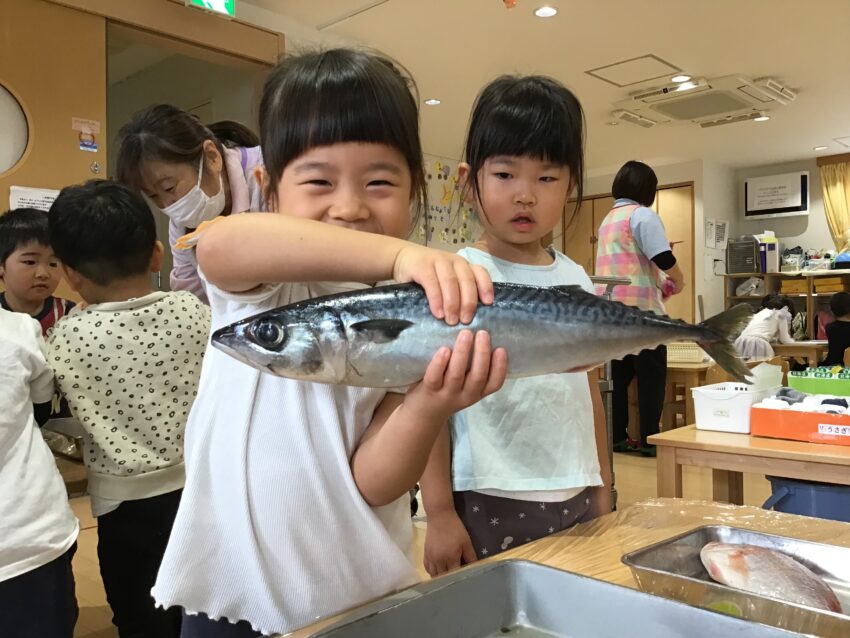 こんな大きなお魚に触れたのははじめて😲