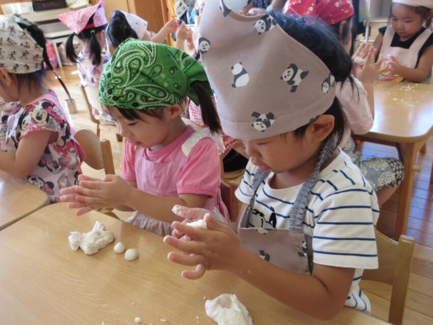 白玉粉が固まったら、おだんごづくり！