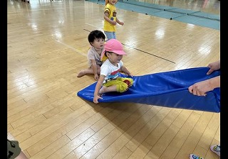 お天気の悪い日はスタジオ遊び